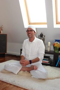 Kundalini Yoga Collective, Ratan Veer
